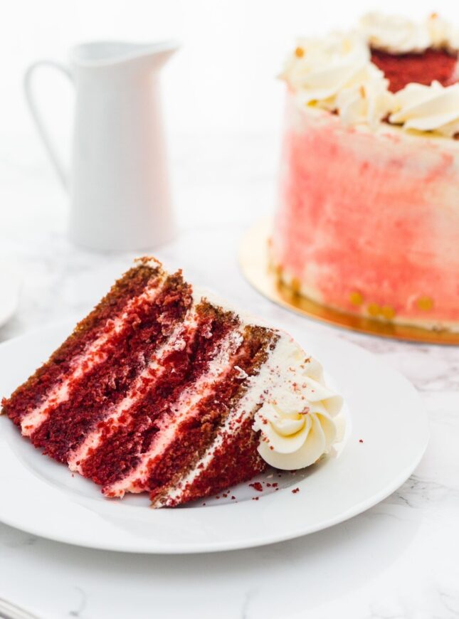 Red Velvet Taart red-velvet-taart-room-kaas-en witte-chocolade