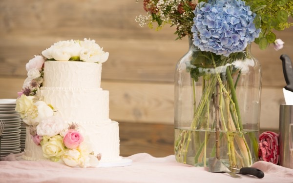 3-laag-pastel-slinger-bloemen-en-rustical-motief-botercrème