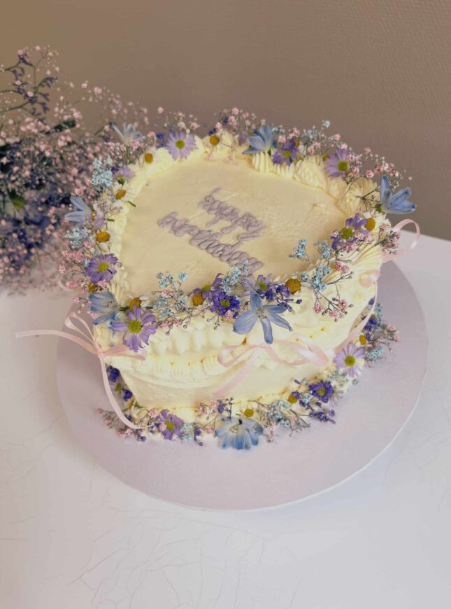 vintage-taart-blauw-bloemen